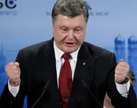 Журналиста из РФ отстранили от работы на саммите за вопрос Порошенко