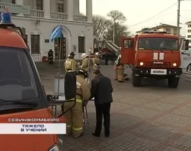 Ликвидировали условный пожар в матросском клубе