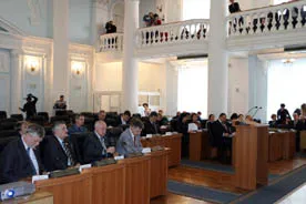 "Нас вынуждают нарушить присягу депутатов Законодательного собрания Севастополя и закон", - комментарии итогов внеочередного заседания