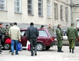 Национализированный в Севастополе завод Порошенко охраняет самооборона, арендаторов не пускают