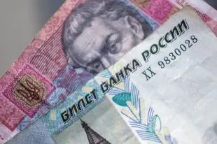 В ЛНР начнут выплачивать пенсии и зарплаты в рублях