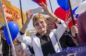 Севастополь отметил праздник 1 Мая многотысячным шествием по центру города