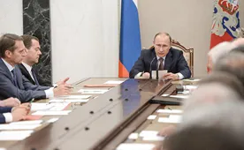 Путин поручил скорректировать стратегию национальной безопасности