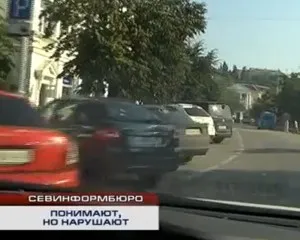 Севастопольских водителей отучат ставить автомобили «ёлочкой»