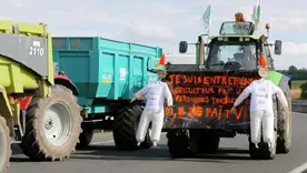 Фермеры во Франции бастуют из-за российских санкций