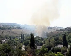 В Севастополе возле музея подпольщиков горят два склада
