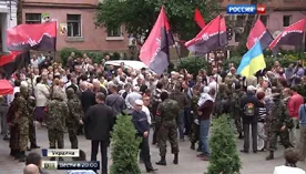 "Правый сектор" собирает подписи за референдум о недоверии властям Украины