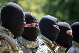 В Киеве бойцы «Азова» заблокировали здание фискальной службы
