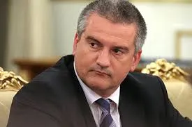 Аксенов потерял позиции в рейтинге ведущих политиков России из-за коррупционных скандалов