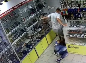 Преступника, который избил девушку-продавца в салоне мобильной связи в Севастополе, задержали в Самаре