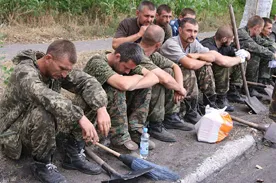 ДНР и ЛНР передали списки украинских пленных представителю Киева
