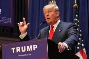 Миллиардер Дональд Трамп со скандалом уволил своего политического советника