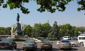 На площади Нахимова в Севастополе появится платная парковка