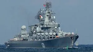 Крейсер "Москва" Черноморского флота проходит зону Черноморских проливов курсом на Севастополь