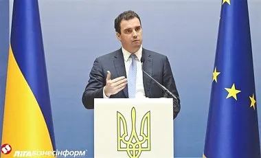 «Некомпетентная обезьяна» обнаружила пропажу из Госрезерва Украины 250 тысяч тонн зерна
