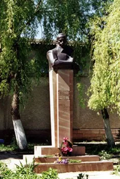 Во Львове торжественно открыли памятник Степану Бандере