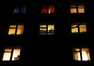 Севастопольцы призывают соседей не дразнить жителей соседних домов «светом во всех комнатах»