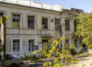 Список аварийного жилья в Севастополе стал длиннее