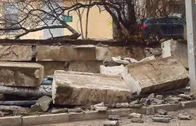 В Севастополе подпорная стена рухнула на теплотрассу