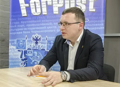 «Почти полдень». В студии ForPost был глава Ленинского муниципального округа Антон Тицкий