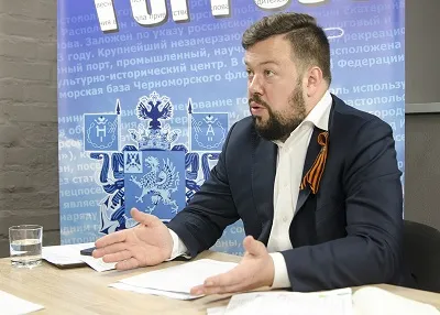 «Почти полдень». 4 мая в студии ForPost глава управления молодёжи и спорта Сергей Резниченко