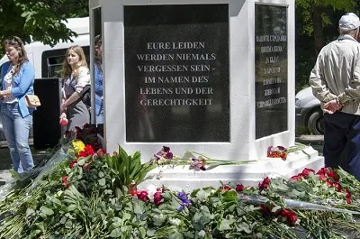 В Севастополе почтили память депортированных крымских народов