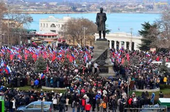 В Севастополе узаконили митинги и пикеты