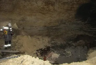Под жилым домом в Севастополе обнаружили огромную пещеру