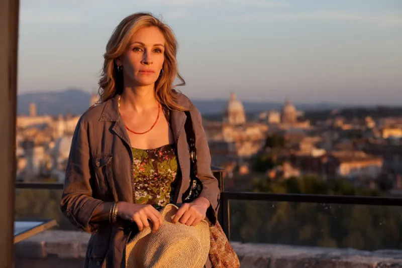 <p>Julia Roberts as «Elizabeth Gilbert» in Columbia Pictures’ EAT, PRAY, LOVE.</p>
