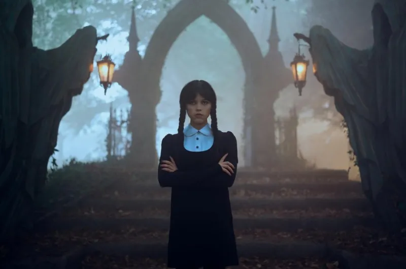 <p>Дженна Ортега в роли Уэнсдей </p>