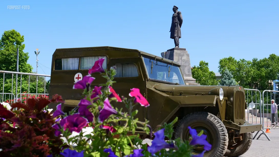 Кто из политиков поздравил Севастополь с 240-летием