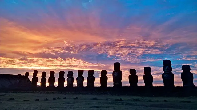 moai остров Пасхи, каменные статуи моаи, Чили