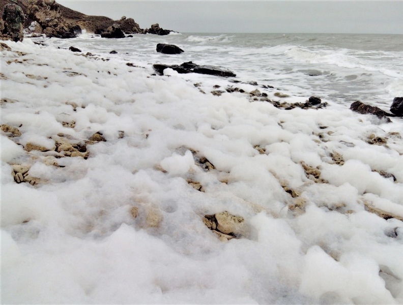 крым керчь море пена пляж зима явление интересно