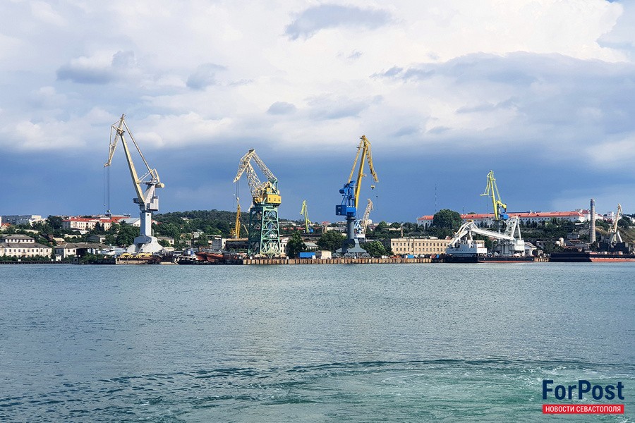 Севморзавод провалил строительство тяжелых плавкранов Севастополь