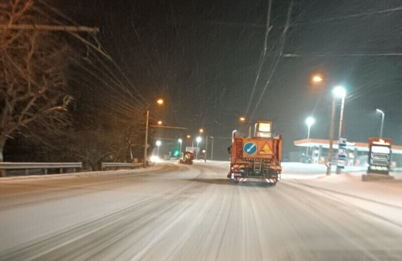 крым дороги ночь снег уборка дорожные службы
