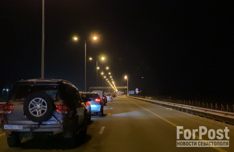 крымский мост пробка подъезд заторы крым керчь автомобили очередь