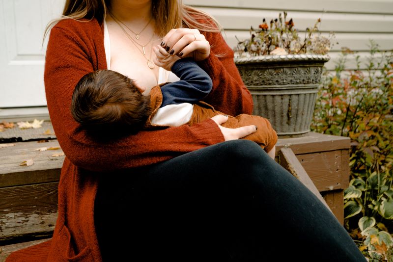 крым грудное вскармливание кормление младенца мама и малыш