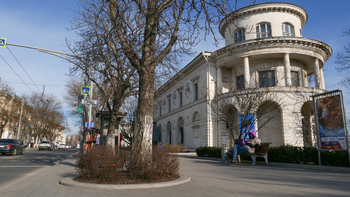 библиотека имени Толстого в Севастополе 