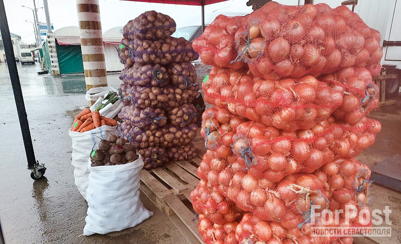 крым привоз рынок овощи картошка лук товары торговля 