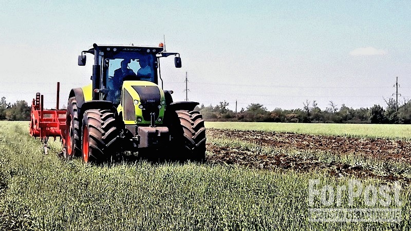 крым сельское хозяйство трактор поле уборка урожай всходы зерновые
