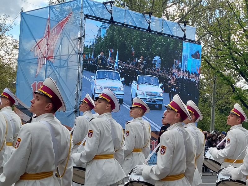 крым симферополь парад победа колонна