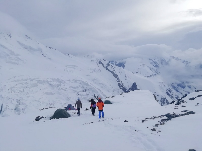 кавказ казбек альпинисты крым феодосия лагерь снег зима