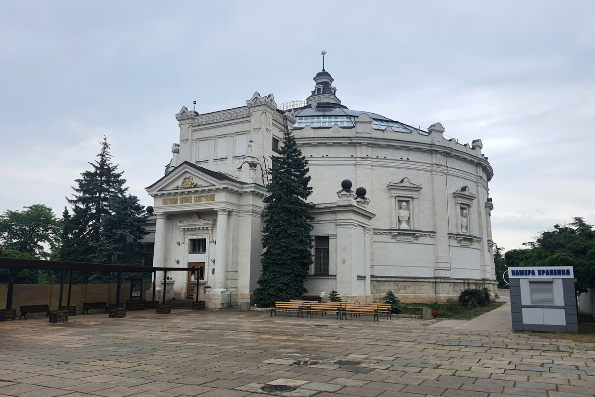 здание панорамы Севастополя 