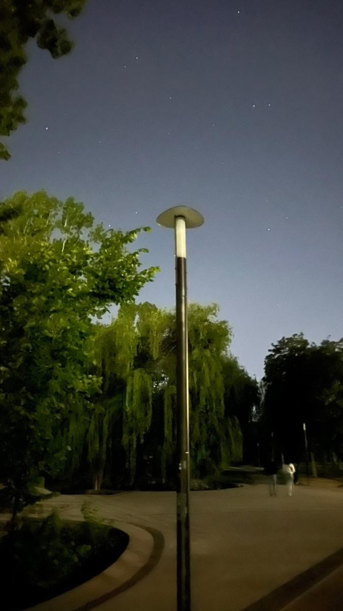 крым симферополь Гагаринский парк освещение фонари темнота