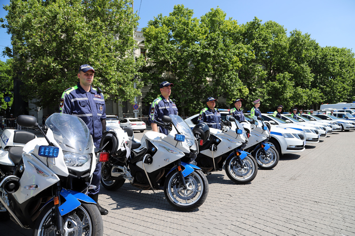 Зачем в Севастополе устроили смотр силовиков и спасателей