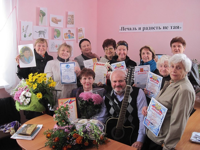 крым бахчисарай культура библиотека пушкина презентация книга поэт поэзия варвара божедай печаль и радость не тая 2018