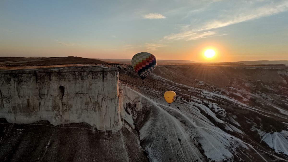 крым белогорск белая скала воздушный шар фестиваль небо запрет