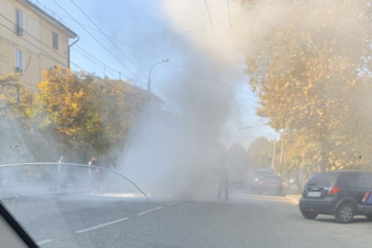 В Севастополе на дороге загорелась «Буханка»