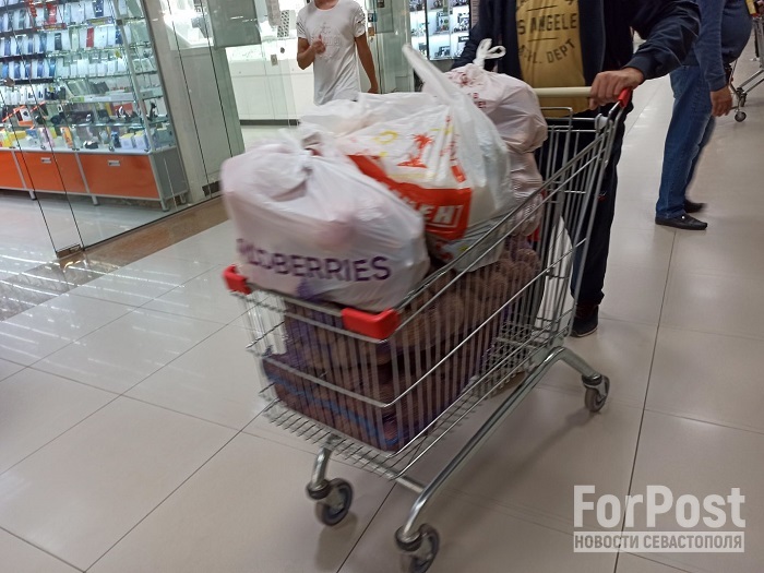 севастополь супермаркет магазин тележка ажиотаж покупатели спрос дефицит крымский мост