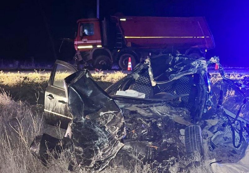 крым Сакский район дтп легковой автомобиль шкода октавиа Мерседес-Бенц грузовик водитль погиб